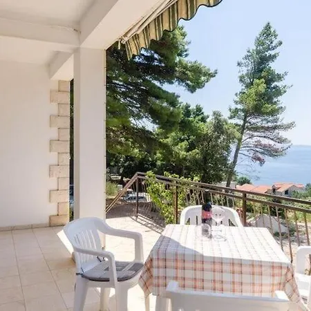 Blue Vineyard- Three Bedroom House With Terrace And Sea View بيت للعطل *