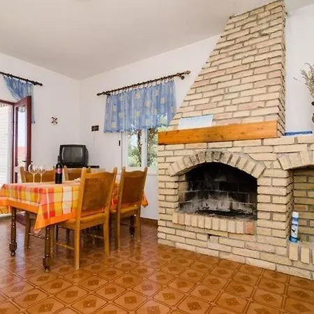 Blue Vineyard- Three Bedroom House With Terrace And Sea View Holiday home Potomje